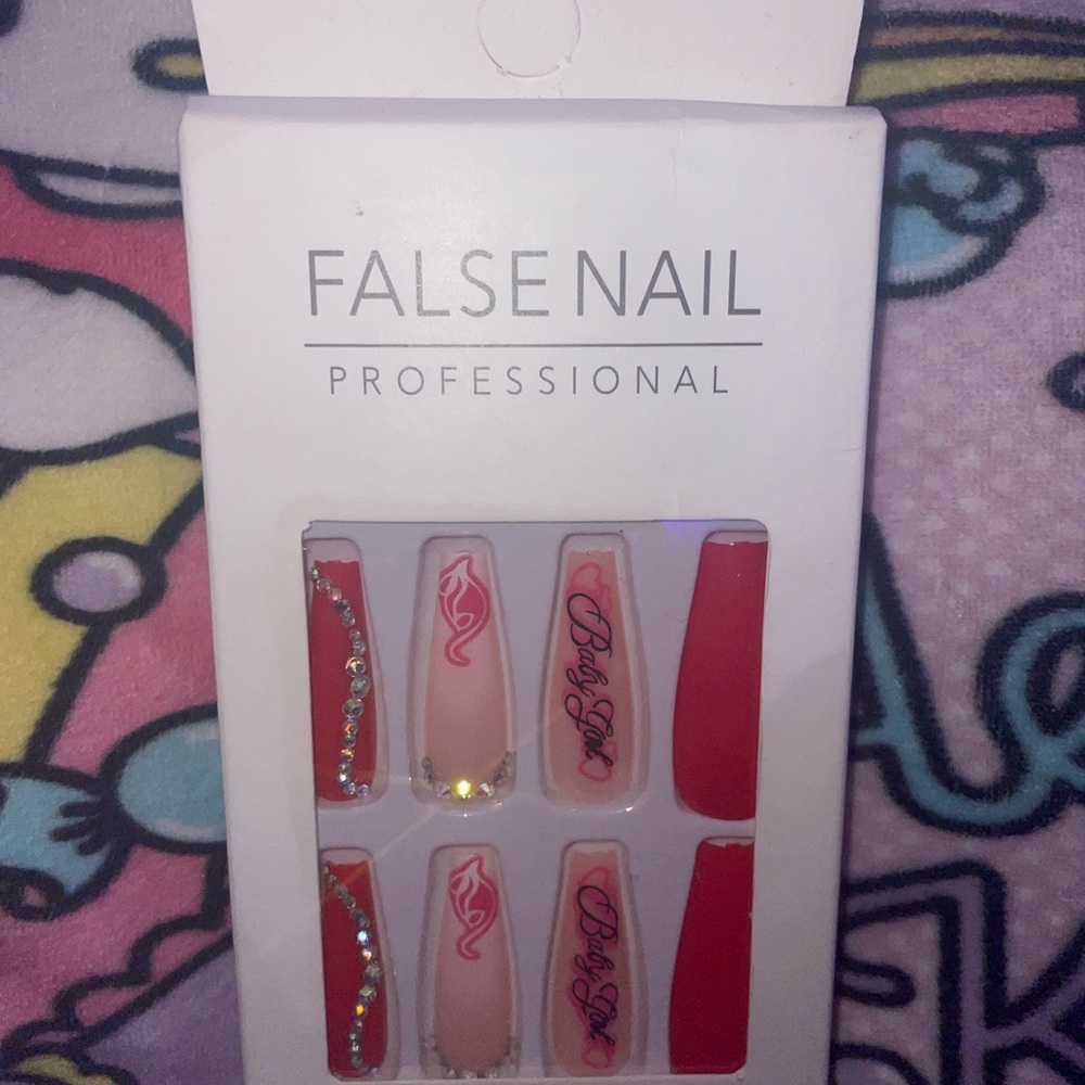 Red Press-on Nails 24pcs
